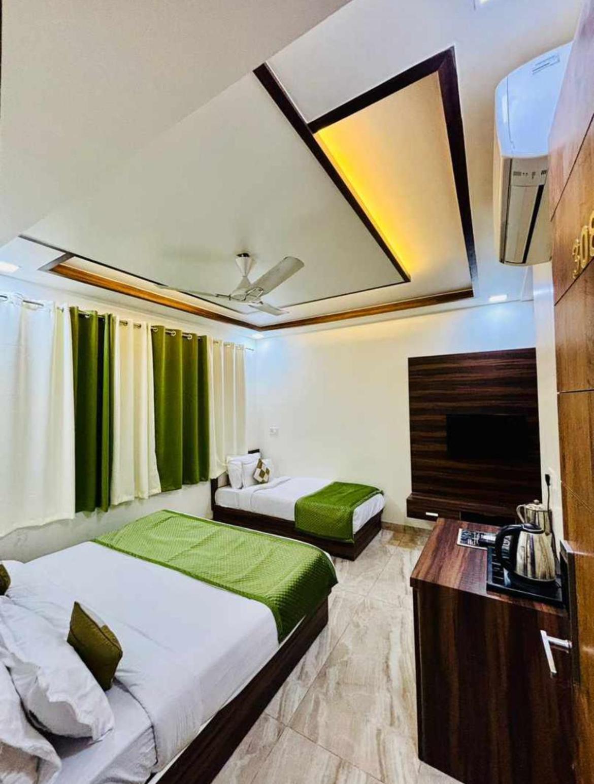 Hotel Sarovar Prosperity *