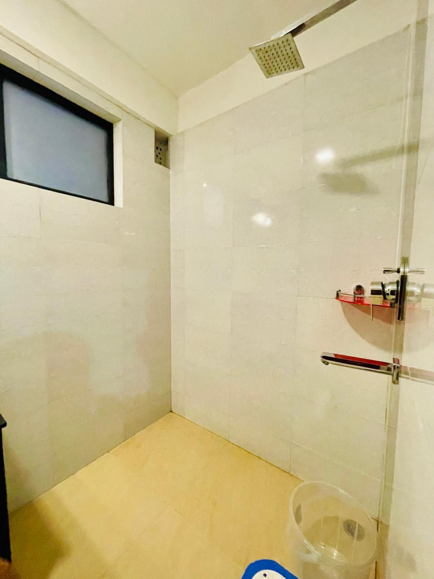 Sarovar Prosperity Hotel *
